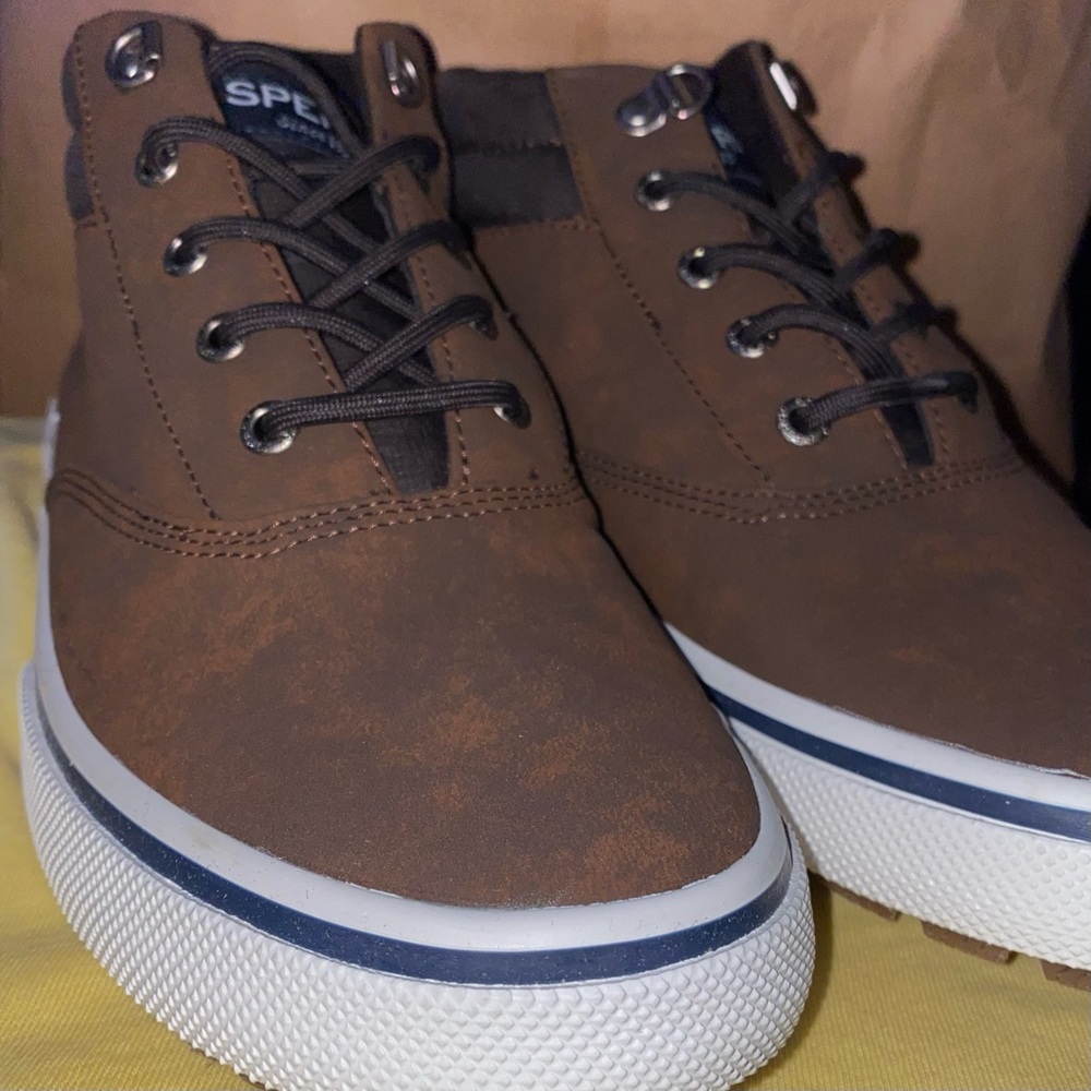 Men’s Sperry Halyard Chukka Sneaker Size 8.5 Dark Brown